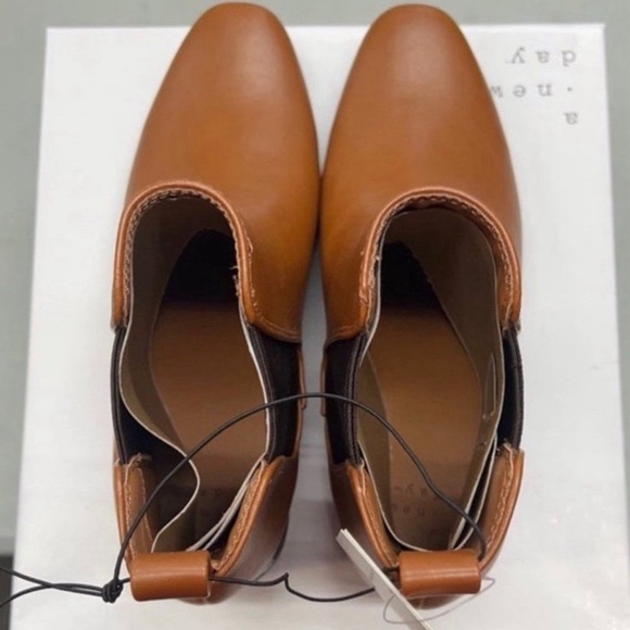 Brown Ankle Boots - Picture 4 of 8